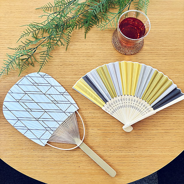 My Desk,イベント参加,うちわ,Standard Products,スタンダードプロダクツ,扇子,セリア,暑さ対策,アナログである,グレーと黄色 kaerunoameriの部屋