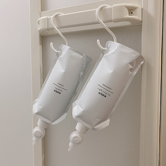 吊り下げ収納,シャンプー＆コンディショナー,ラクラクecoパック,らくらくスイッチ,花王,無印良品,掃除しやすい家,お風呂場,賃貸,賃貸マンション,リノベーション賃貸,一人暮らし,築40年,Bathroom,LOHACO,ロハコ 753の部屋