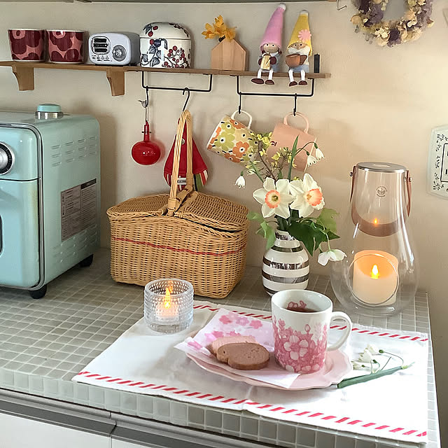 Kitchen,マグカップ,フラワーベース,花瓶,キッチン雑貨,ケーラー オマジオ,ノルディカニッセ,バスケット,ホルムガードランタン,RoomClipショッピング,リメイク,タイルシール,壁面ディスプレイ,カフェ風,癒しスペース,花,キャンドル,グリーン,庭,オブジェ,キャンドルホルダー,癒し,おうちカフェ,春,カフェコーナー,ライトアップ,ディスプレイコーナー,いいね＆フォローありがとうございます♡,ガーデニング taeの部屋