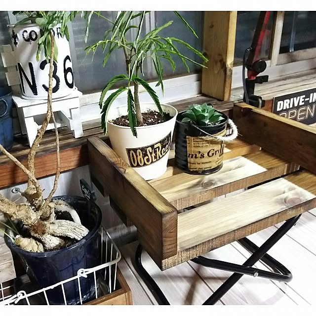 My Shelf,パイプイスをリメイク,ミニテーブルDIY,古材風ペイント,設置場所悩み中 tomokaの部屋