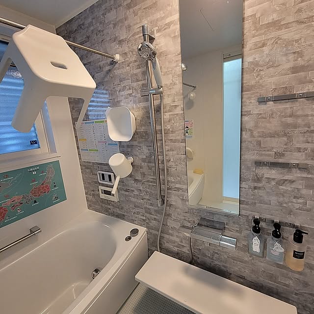 Bathroom,お風呂収納,ホワイトインテリア,TOTO,towerシリーズ,マグネット収納,引っかけ収納,水はけを良くしたくて,カビ防止,お風呂ポスター,物を置かない,スッキリ暮らしたい,バス/トイレ収納,100均,キャンドゥ,タワー tower,シャンプー＆コンディショナー,お風呂スマホ,シャワーヘッド,清潔を保つ,TOTOお風呂,フック収納 maruの部屋