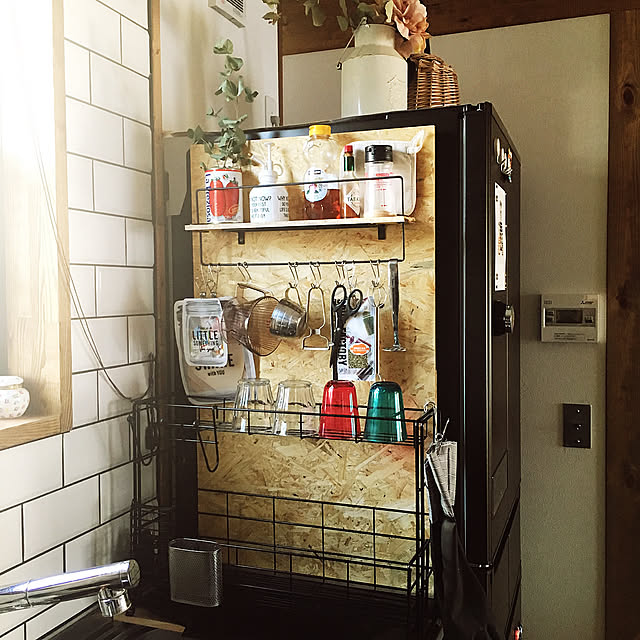Kitchen,アメリカンスイッチ,海外インテリアに憧れる,収納見直し中,冷蔵庫横,不器用,サブウェイタイル,燕三条キッチンラックモニター,セリア アイアンバー,廃材DIY,壁面収納,丸見えキッチン,L型 キッチン cheppyの部屋