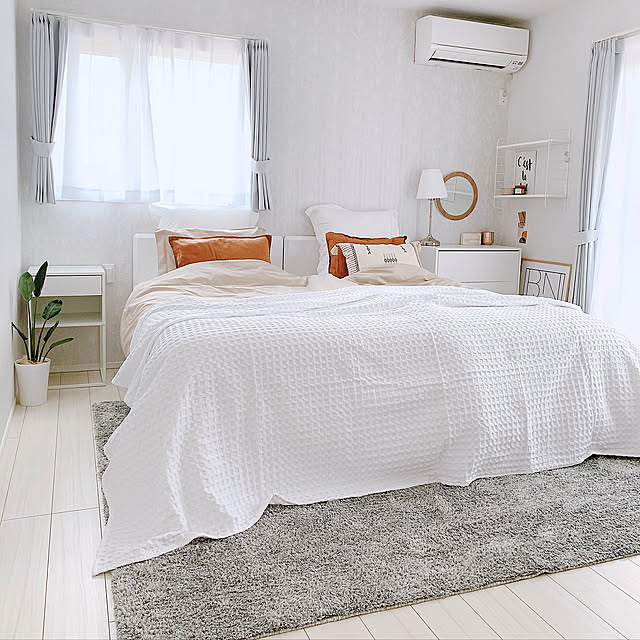モノトーンナチュラル,ラグ,愛用品♡,H&M HOME,ベッドルーム,ワッフルケット,ストレリチア,ig → yuzuhi77,IKEA,北欧,田舎暮らし+ﾟ*,stay home,寝室,ニトリ,こどものいる暮らし,シンプル,Bedroom,足触りふわふわでお気に入りラグ(ت)♪,シンプルモダン,遮光カーテン,ベッドカバー Yuzu-hiの部屋