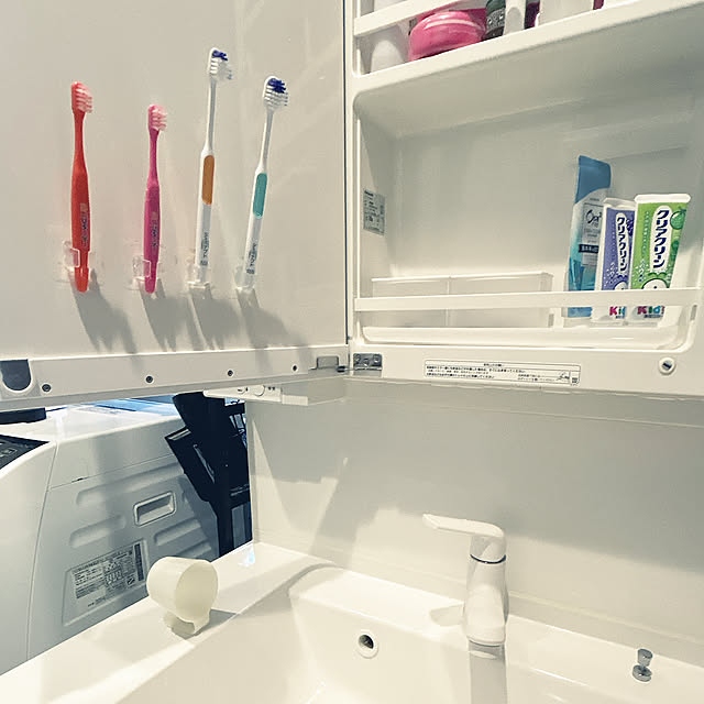 Bathroom,充実した毎日,楽しく暮らす,無理しない暮らし,無理しない,無理しない生活,トレー,歯ブラシホルダー,すっきり,すっきり暮らす,100均収納,100均アイテム,100均,seria,セリア,浮かせる,浮かせる収納,新生活 yunyumの部屋