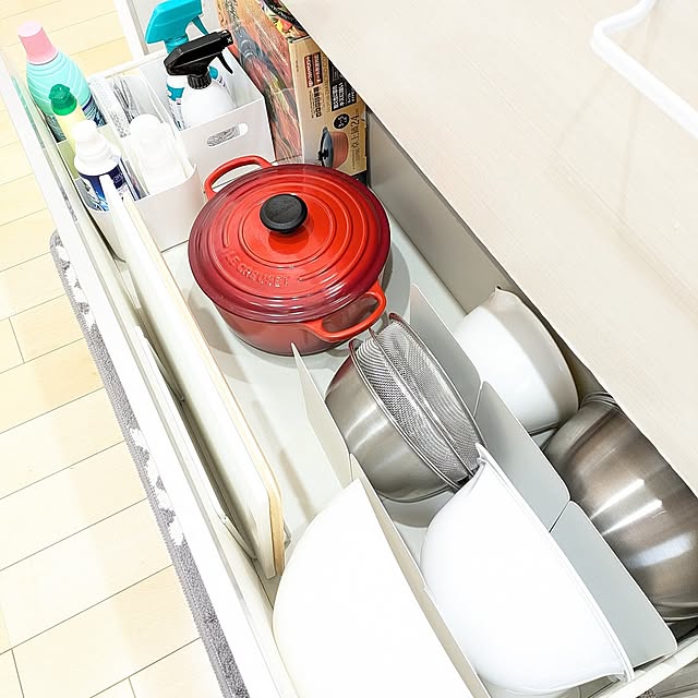 Kitchen,キッチン収納,セリア・ブックエンド,セリア♡,ザルやボウルの収納,整理整頓♡,整理整頓は大事,整理整頓好き,スッキリ収納,いつもいいねありがとうございます♡,すっきり暮らしたい,すっきり暮らす,好きなものに囲まれて暮らす,余計なものは置かない,必要最低限の暮らし,丁寧な暮らしに憧れる,落ち着いた大人の空間が好き,自分時間を大切に♡,わかりやすい収納目指して,建売住宅だけどお気に入り tomoの部屋