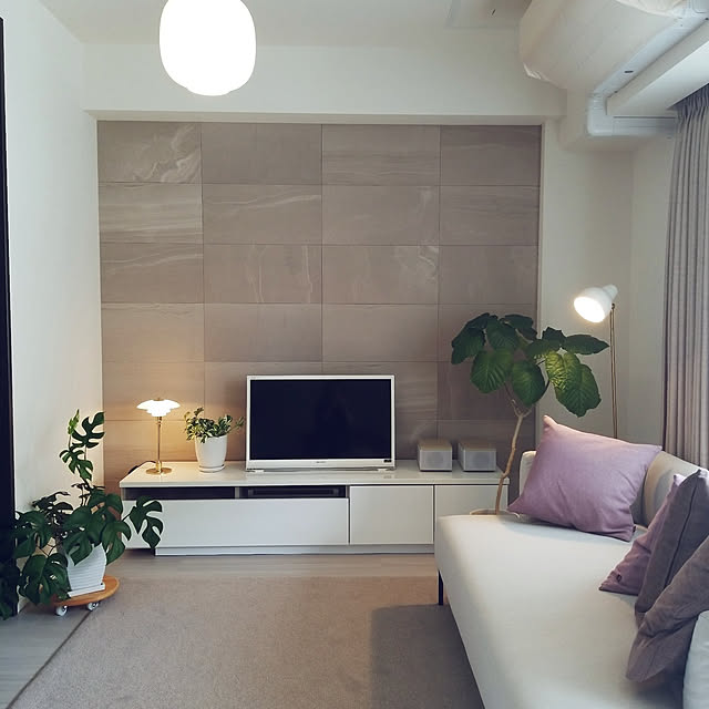 Lounge,北欧,観葉植物,照明,エコカラット,ストーングレース,ルイスポールセン,VL38 Floor,ルイスポールセン ph 1/2,ホテルライク,アースカラー,VL45 ラジオハウス,リトルローザ,Kvadrat,COURTのラグ,無染色ウール,夜バージョンもあります♡,多灯照明,植物のある暮らし,堀田カーペット chirococcoの部屋