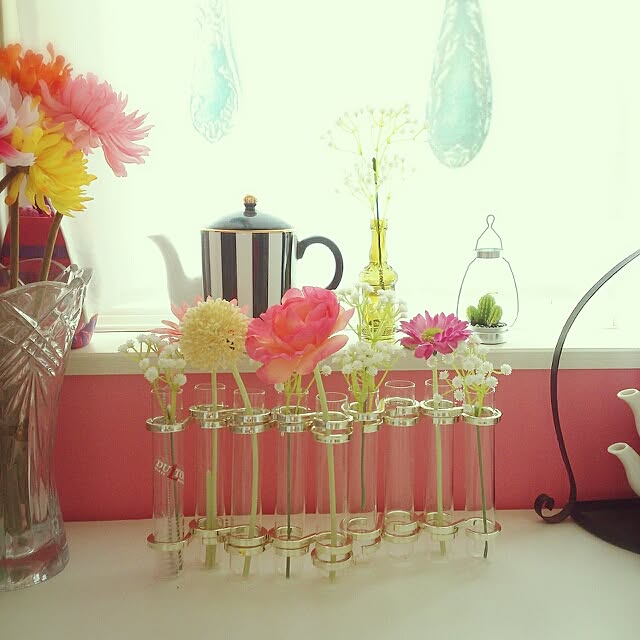 My Desk,いつもいいねやコメントありがとう♡,カラフルな部屋,IKEA,ダルトンの花器,ダイソーの造花 Yukanenkoの部屋