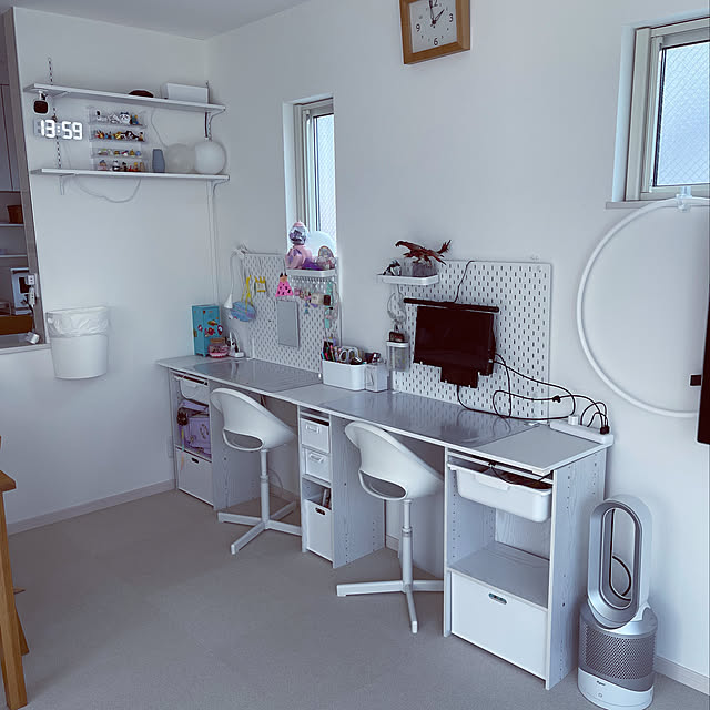 ニトリ,5人家族,ミニマリストに憧れる,DIY,ホワイトインテリア,タイルカーペット,IKEA,リビング学習,学習机,スコーディス,My Desk emu.emuの部屋