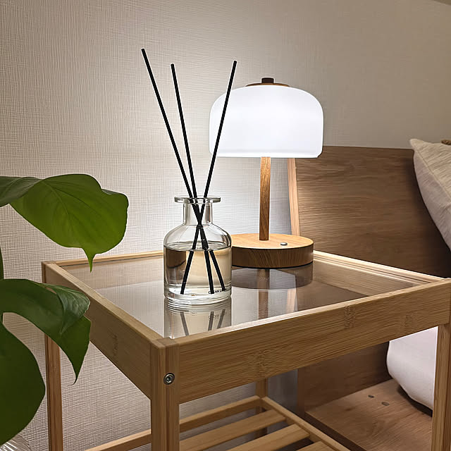 Bedroom,ルームディフューザー,ディフューザー,デコホーム,観葉植物,照明,ナチュラル,IKEA,雑貨,一人暮らし,北欧,北欧インテリア,シェードランプ,観葉植物のある部屋,北欧好き,シンプルインテリア,ひとり暮らし 1K,1k 1人暮らし女性,ひとり暮らしを楽しむ,ひとり暮らしインテリア,ニトリ,寝室インテリア Yuiの部屋