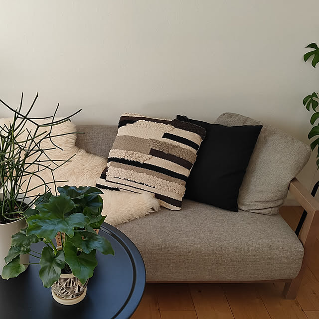 My Shelf,RoomClipショッピング,おうち見直しキャンペーン,観葉植物,クッション,北欧インテリア,セローム,ミルクブッシュ,サイドテーブル,コーヒーテーブル,モノトーン,北欧モダン,GUALÖV,IKEA,ムートン ryomomの部屋