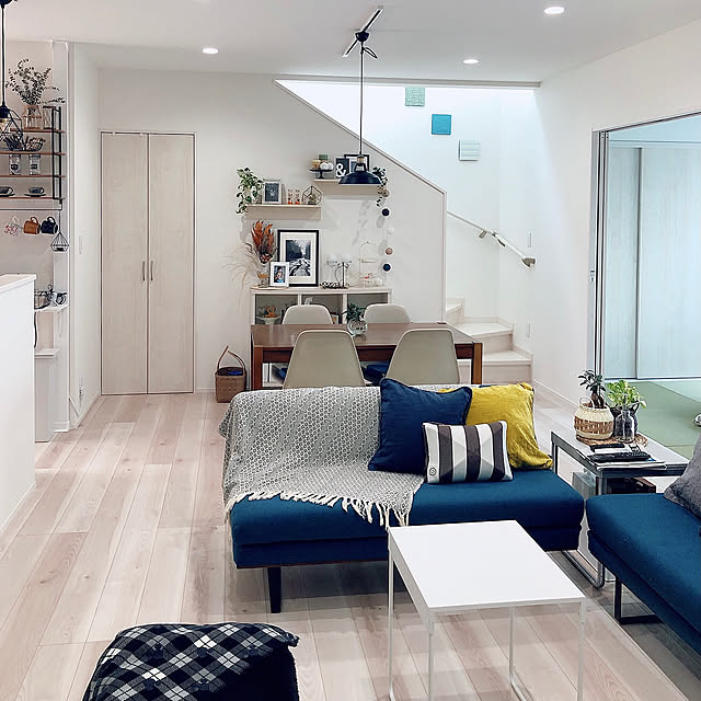 DIY,ペンダントライト,ウォールシェルフ,広く見せる,シンプルインテリア,IKEA,ディアウォール,Lounge,イームズチェア Miiの部屋