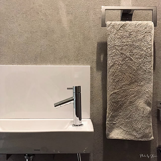 Bathroom,モダン,スタイリッシュ,サンゲツ,マイクロファイバー,トイレ,インテリア,ニトリ,kawajun,シンプル,タオルリング,ホワイト,TOTO,シルバー,グレー,シンプルが好き,カワジュン,手洗い器,イベント参加,エリエール,タオル,モノトーン,ミニマル,LSH50BS,壁掛手洗器,手洗器 karenの部屋