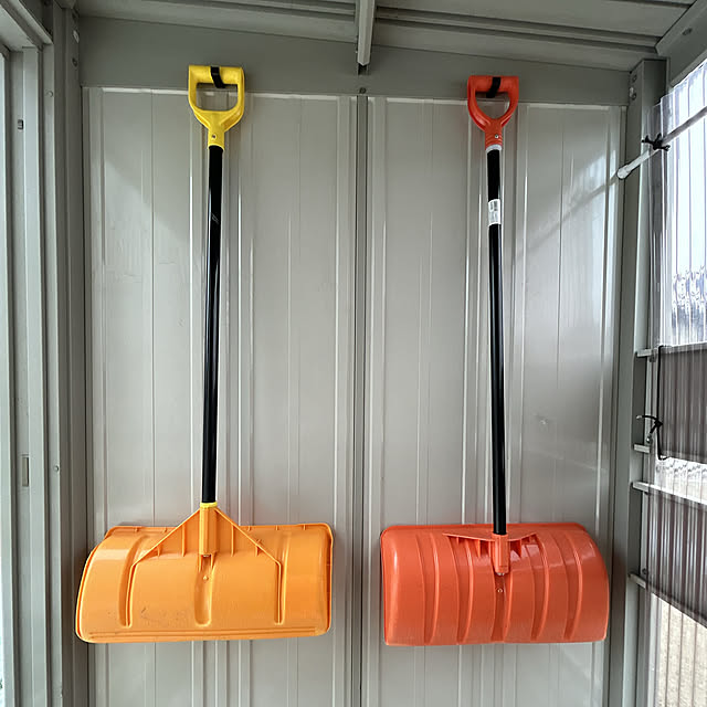 Entrance,フック,下げる収納,スコップ収納,スコップ,雪かき用スコップ,雪かき,駐輪場,駐輪スペース,物置収納,物置き,物置,セリア,簡単,超強力両面テープ,穴を開けない,取り付け簡単,超強力,スコッチ® 両面テープ,しっかり貼れる,新生活フェス2025,平滑面用,ネジは必要ありません,インテリアモノクロフック yunyumの部屋
