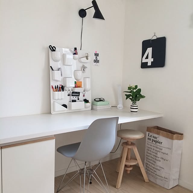 My Desk,ルイス・ポールセン,ケルヒャー,ペーパーバッグ,イームズ su-の部屋