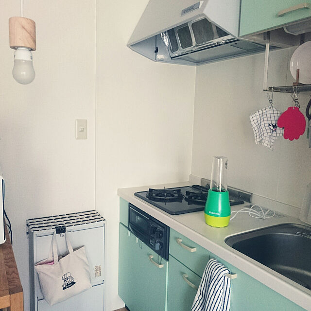 Kitchen,一人暮らし,ミキサー,ゴミ箱,トートバッグ,ペンダントライト,ぶらさげ収納 tomokomoの部屋