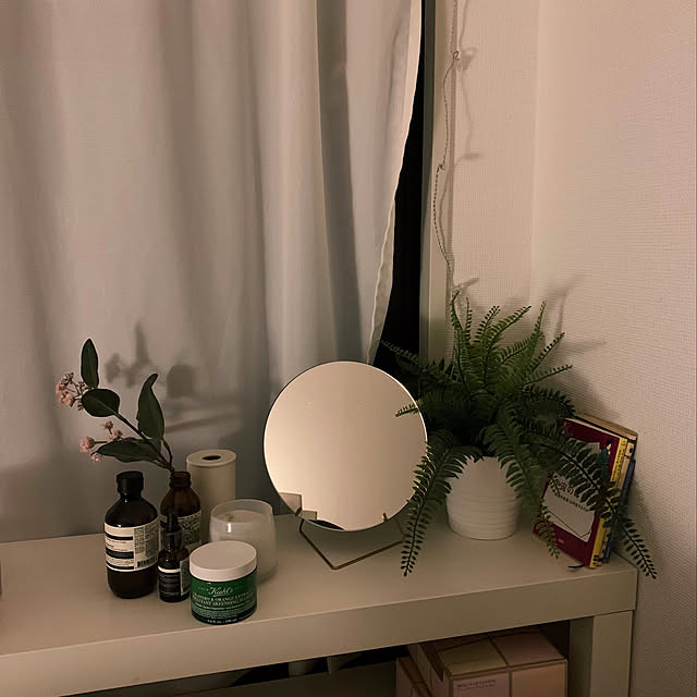 Kiehl's,Aesop,ワンルーム,一人暮らし,観葉植物,IKEA,無印良品,Bedroom rの部屋