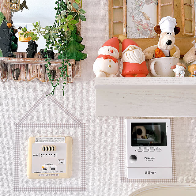 Lounge,雑貨屋さんみたいなお家ꔛ♡,インテリア雑貨大好き,可愛い雑貨屋さんで見つけました。,スノーマン♡,ゆきだるまさん,サンタさん♡,ダイソーのマスキングテープ,壁 eriharuの部屋