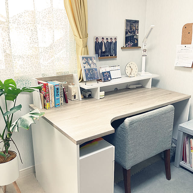 キンプリ,モンステラ,置き時計,カインズのカーテン,子ども部屋 女の子,長女の勉強机,My Desk mai0702の部屋