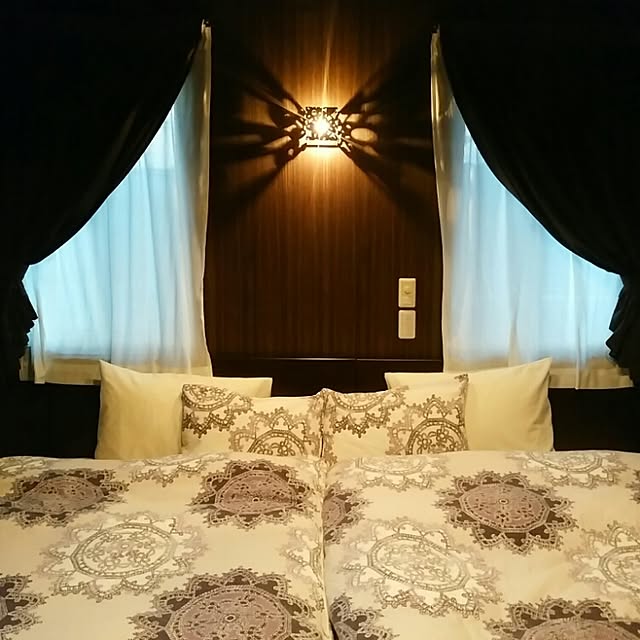 Bedroom,シンプル,モダン,シンプルモダン,若鷺扇理,ホテル,クロス,壁紙,アジアン,照明,ブラウン,カーテン,ミニマリスト,断捨離,オリエンタル,リゾートホテル風,ホテルライク,ホテル風,布団,枕 wakasagisenryの部屋