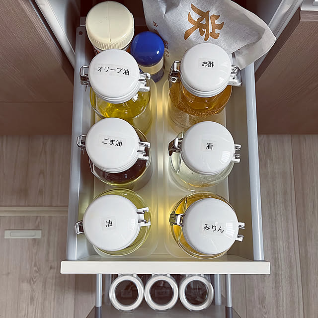 Kitchen,保存容器,ワンプッシュ便利瓶,セーラーメイトワンプッシュ便利瓶,ワンプッシュ便利びん,セーラーメイト,調味料,調味料入れ,フレッシュロック,収納,白,シンプル,キッチン収納,キッチンペーパーホルダー,ありがとうございます♡,ホワイト化,白化,子供と暮らす,ミニマリストになりたい,皆様に感謝♡,35坪の家,フォロワーの皆様に感謝♡,気軽にフォローして下さい♡,RoomClipショッピング,おうち見直し企画 akrkr412112の部屋