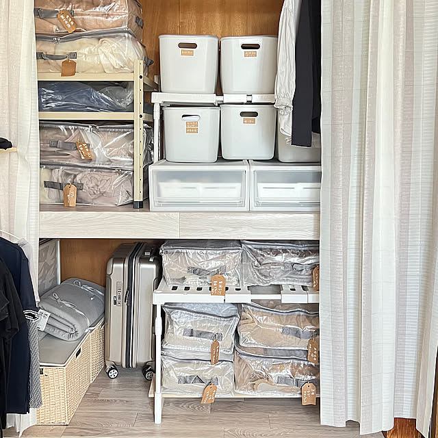 Bedroom,無印良品,押入れ収納,元和室,ダイソー布団袋,家で洗える物,セカンドライフ,セルフリフォーム,壁紙リメイク,断捨離中,すっきり暮らしたい,クッションフロアDIY,物を減らす！,老後を考える,築32年の家,幾何模様 yukarimamaの部屋