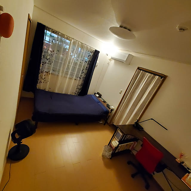 Bedroom,一人暮らし,1LDK,清潔感,見た目スッキリ,日当たり良好,間接照明,落ち着く空間 sholisagas2の部屋