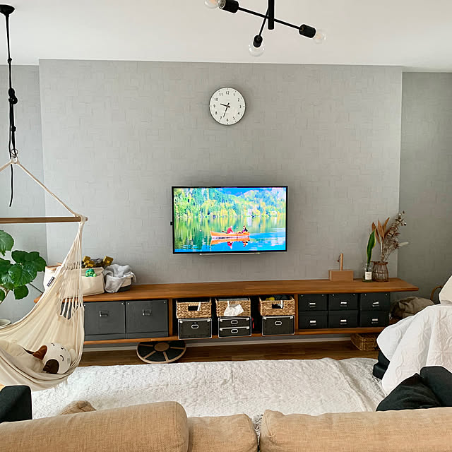 ウンベラータ,無印良品,ニトリ,IKEA,造作棚,テレビの配線,壁掛けテレビ,ハンモックのある暮らし,テレビ周りの収納,Lounge Minteaの部屋