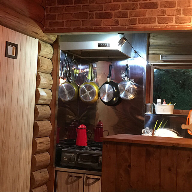 Kitchen,扉DIY,クリップライト,森の中,小さなログハウス,お気に入りの場所 Chihoの部屋