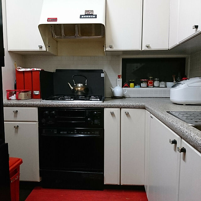 Kitchen,ありのまま,キッチンハウス,赤と白,所々黒 mar.333の部屋