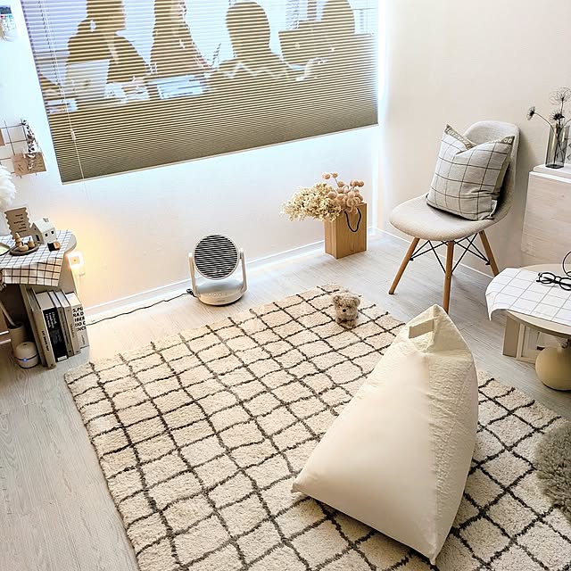 Bedroom,暮らしのひとコマ,インテリア,ワンルーム,一人暮らし,1人暮らし,1R,1K,レオパレス,ひとり暮らし,賃貸インテリア,1K 1人暮らし,賃貸でも諦めない！,ひとり暮らし 1K,1K ひとり暮らし,一人暮らし 1K,レオパレス21,一人暮らしインテリア,レオパレスでも諦めない,レオパレスDIY,レオパレスインテリア,レオパレスだからできる事,RHYTHM,くらしのリズムを整える,リズムアンバサダー,サーキュレーター,ジャーナルスタンダードファニチャー,グリッド柄インテリア,グリッド柄 megurinの部屋