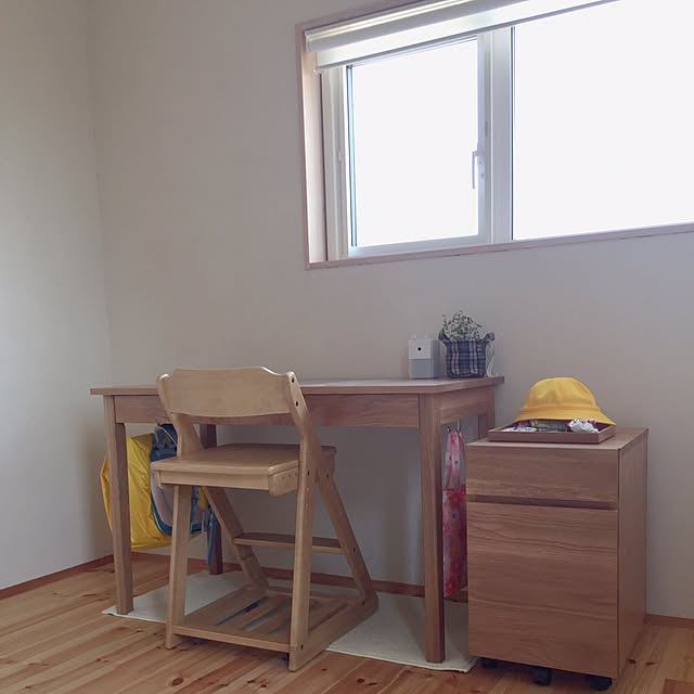 My Desk,勉強机,ニトリ,無印良品,学習机,子供部屋,珪藻土の塗り壁,子供と暮らす,無垢の床 m.r.s.の部屋