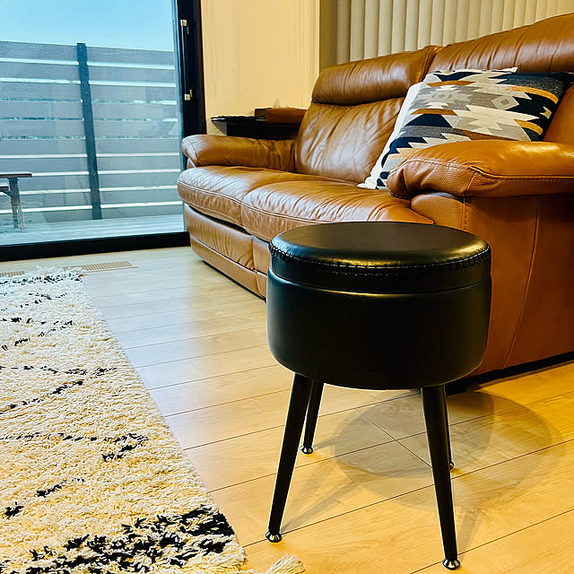 Lounge,RHYTHM超音波加湿器,RHYTHM,MIST 350,加湿器もインテリアに,加湿器,VASAGLE EKHO Collect,サイドテーブル,オットマン,スツールのある暮らし,スツール,楽天で買ったもの,一戸建て,注文住宅,セキスイハイム,戸建て,快適エアリー,すっきり暮らす,スマートパワーステーション,マイホーム記録,おうち時間,心地よい暮らし,セキスイハイムSPS Yumi-springの部屋