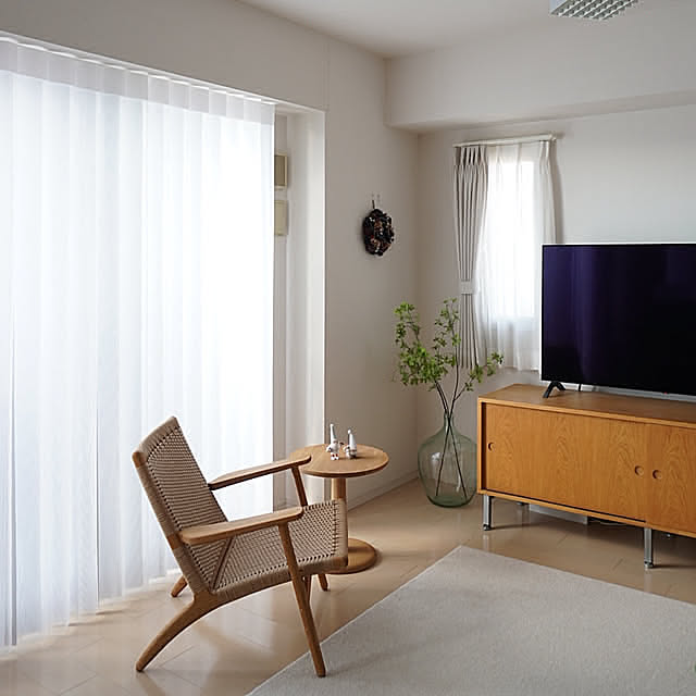 Lounge,2025年,テーブル,北欧,シンプル,シンプルモダン,北欧インテリア,シンプルインテリア,暮らしを楽しむ,子どもと暮らす,マンション暮らし,すっきり暮らす,癒し,北欧ナチュラル,心地よい暮らし sao.minimallifeの部屋