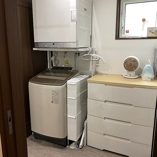 洗濯機まわりの収納,水回り,家事動線,チェスト,収納,脱衣場,洗濯物干しスペース,乾太くん,脱衣所,ランドリールーム,ランドリースペース,Bathroom m.の部屋