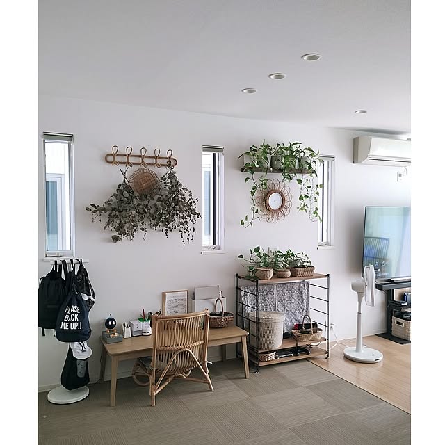 My Shelf,ナチュラルインテリア,コメントお気遣いなく♡,植物のある暮らし,建売住宅,ラタンチェア,自然素材,かご,建売,ミックスインテリア,ホワイト×ナチュラル,リビング学習スペース,ゲーム収納 kodaminの部屋