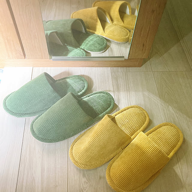 Entrance,秋インテリアに移行中,コーデュロイスリッパ,ニトリ,スリッパ,朝の一枚,昭和の家,築39年,東西に長い家,参道沿いに建つ家,お寺の参道沿い mommyの部屋