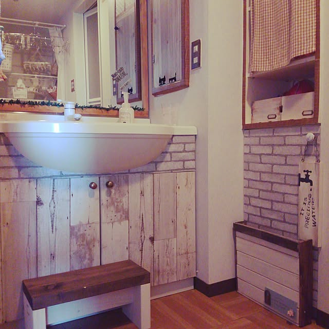 Bathroom,こどもと暮らす,ナチュラル,シンプルライフ,踏み台DIY,100均アイテム,リメイクシート,体重計ラックDIY naokoの部屋