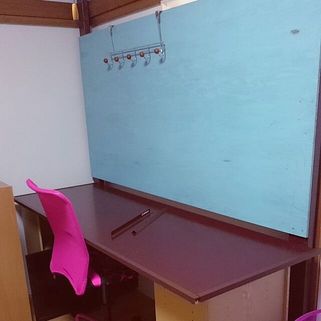 My Desk,カラーボックス,子供の机,IKEAの椅子,木材を使用 Juriの部屋