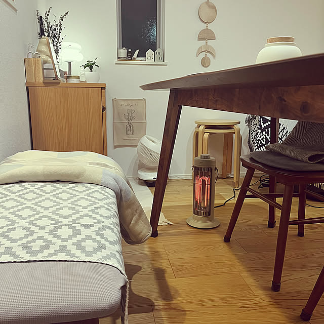 Lounge,ブルーノ　カーボンヒーター,ブルーノ,買ってよかったもの,狭小住宅,シンプルが好き,建売住宅,男の子ママ,狭小3階建,こどものいる暮らし,韓国インテリアに憧れる,韓国が好き,冬支度,カーボンヒーター myurin.comの部屋