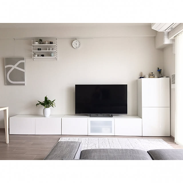 Lounge,IKEA BESTA,テレビボード,ホワイト×グレー,北欧ディスプレイ,こどもと暮らす。,北欧 インテリア,ホワイトインテリア,マンションインテリア,シンプル ナチュラル,ストリングポケット,ストリングシェルフ,ケーラー ハンマースホイ,シンプル インテリア,ピクチャーレール,ベストー macaronの部屋