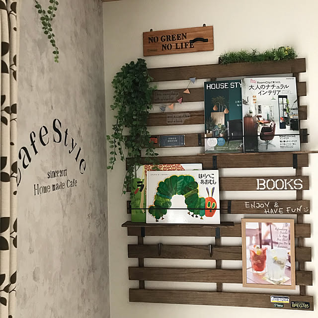 On Walls,ステンシル,ブックシェルフ,すのこ,ニトリ,フェイクグリーン,カフェ風インテリア rumiの部屋