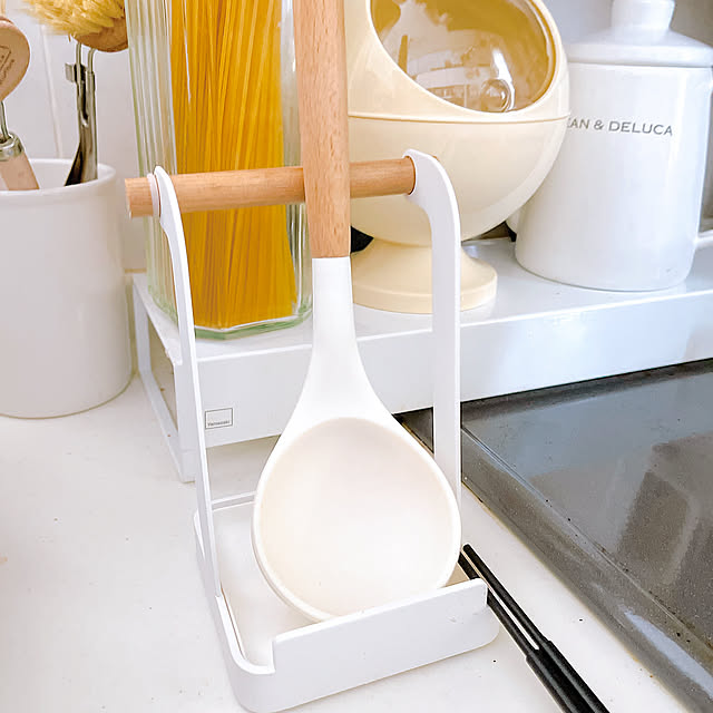 Kitchen,大活躍,お気に入り,こんなの探してた(*≧∀≦*),洗うのが楽,使いやすい,ホワイト&ウッド,出しっぱなしでも大丈夫,毎日の必需品,デザインも可愛い♡,お玉&鍋ふたスタンド,山崎実業,ポイントでget,tosca お玉&鍋ふたスタンド eriharuの部屋