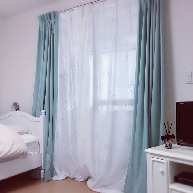 Bedroom,カーテン越しの光が好き,カーテン,一人暮らし,ホワイトインテリア,ミントグリーン,1K,ホワイト,クラシック 2488の部屋