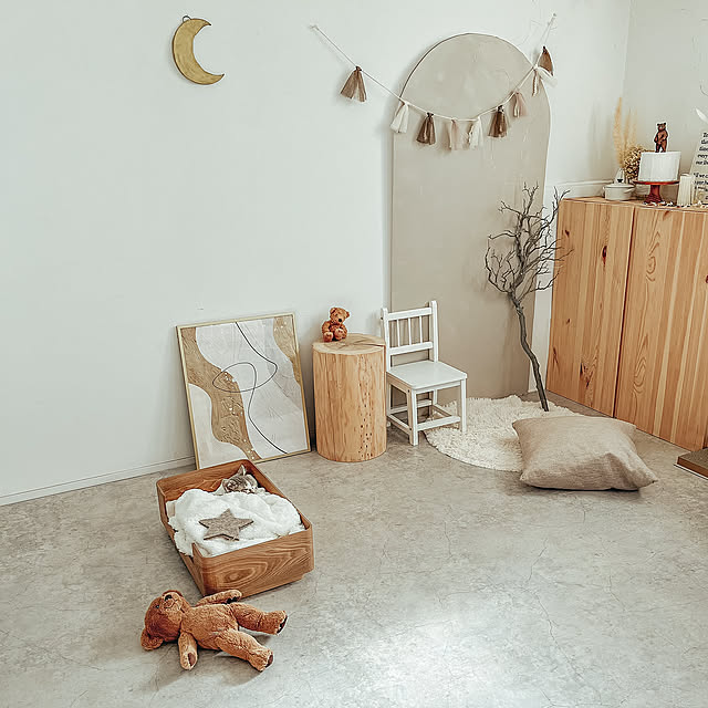 Overview,IKEA,ポスターインテリア,リビング,handmade,子猫,にゃんこ,猫のいる部屋,ねこのいる日常,暮らしを楽しむ,おうち時間,猫のいる暮らし,クッションフロアー,フロアタイル,癒しの空間,フロアシート,コンクリート風,床 diy,グレージュインテリア,おうちカフェ,グレージュ,淡色インテリア comiriの部屋