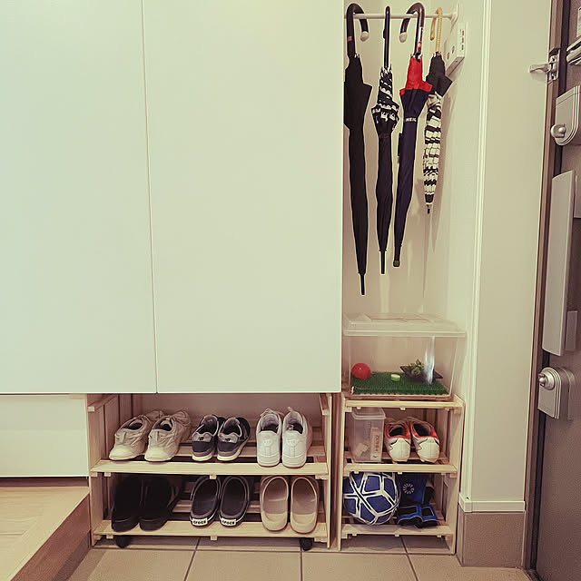 Entrance,DIY,つっぱり棒,傘かけバー,傘立てDIY,傘掛け,靴収納,100均DIY,すのこDIY,サッカー道具,サッカーボール,サッカー男子,玄関,靴棚,靴箱,一条工務店,趣味,子供,収納,100均,虫カゴ置き場,ペット,カナヘビ,すのこ,セリア,ダイソー seintoonisannの部屋