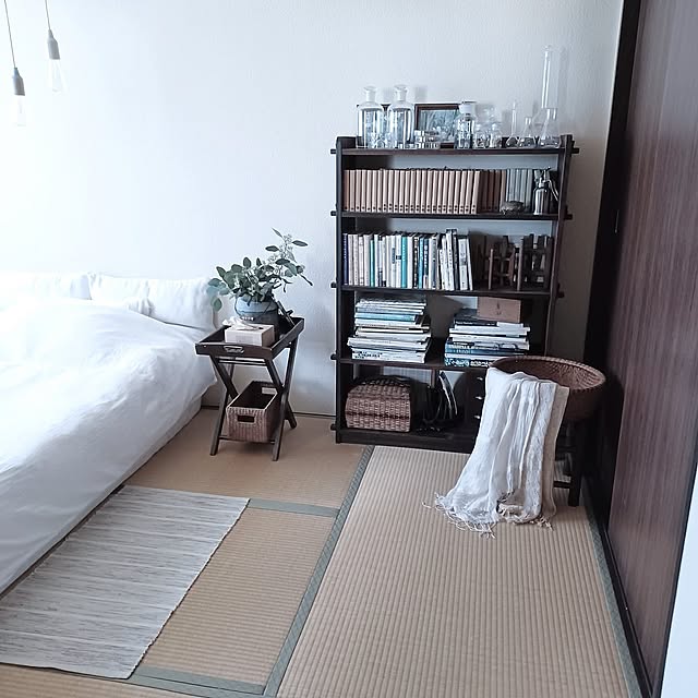 Bedroom,ガラス雑貨,ボタニカルドライのある暮らし,好きな物に囲まれた暮らし,ドライフラワー,shiturae,ufufu,魔女の棲む森研究所,ｲﾝｽﾀ@shiturae_anmegu,メディシンボトル,フラスコ,シャーレ,イッタラ フローラクリアボウル,ガラスを使ったインテリア受賞 shituraeの部屋