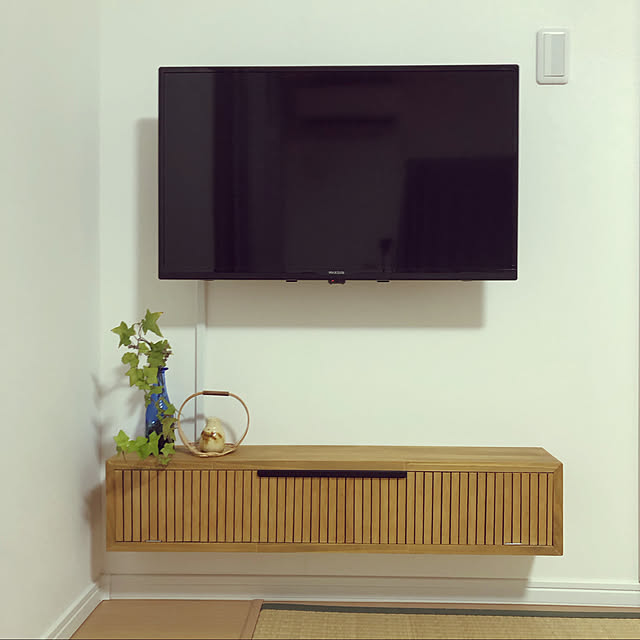 壁掛けテレビDIY,マスキングテープ,小口テープ,テレビ台DIY,Lounge,フロートテレビボード,格子DIY cocoaの部屋