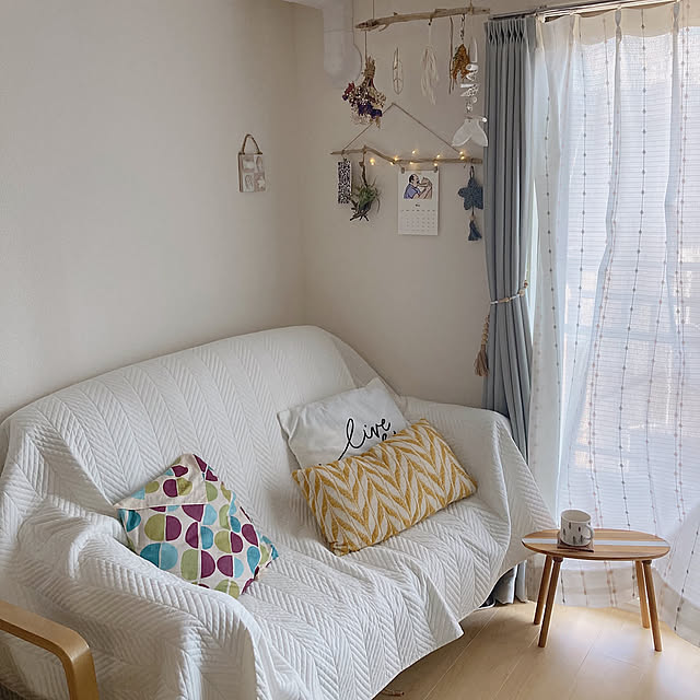 Bedroom,サイドテーブル,ナチュラルインテリア,コメントお気遣いなく♡,読んでくれてありがとうございます*.,4枚投稿,フォロー＆いいね嬉しいです‪·͜· ‪♡,風呂敷,シビラ,Sybilla,サーフボードプランター台,ニトリ aiaiの部屋