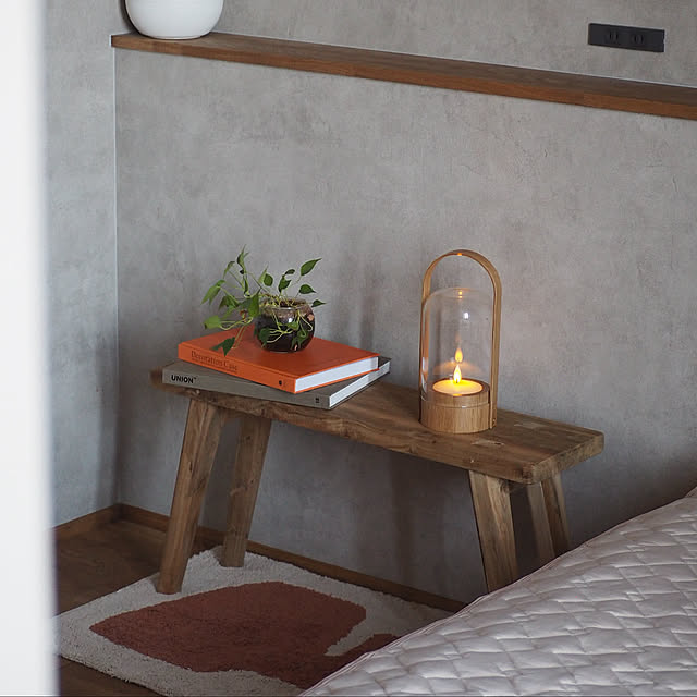 Bedroom,レクリント,照明,サイドテーブル,ベッドルーム,寝室,オブジェ,ナチュラルインテリア,ウッドベンチ,ELEMENTS,サステナブル Sakkinの部屋