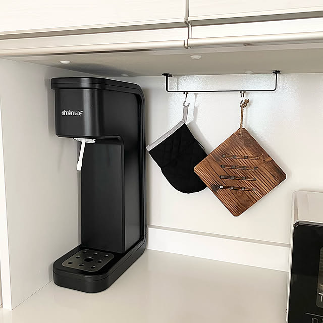 キッチンボード リメイク,魔法のテープ,セリア,建売住宅,アイアンバー,リピート品,ブラック,Kitchen mstmamaの部屋